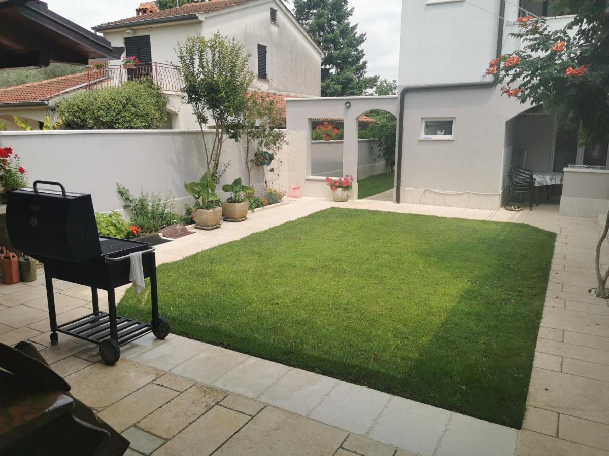 Apartments Slisko Porec Luaran gambar