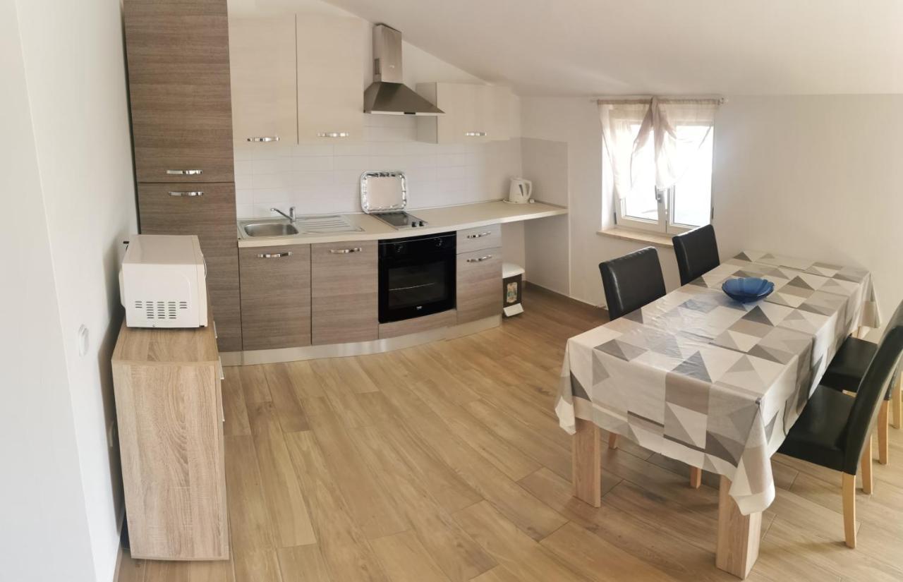 Apartments Slisko Porec Luaran gambar