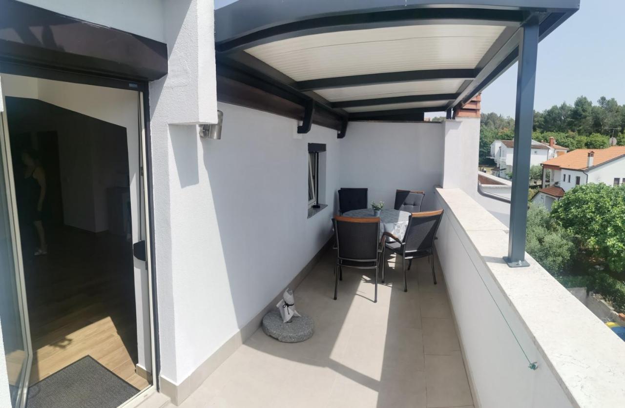 Apartments Slisko Porec Luaran gambar