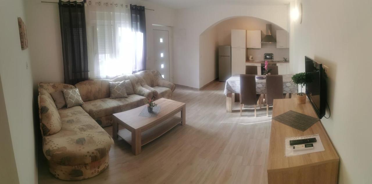 Apartments Slisko Porec Luaran gambar