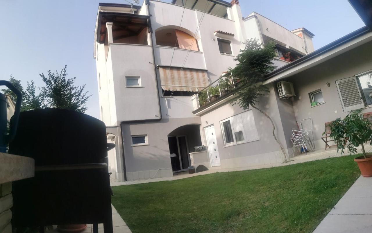 Apartments Slisko Porec Luaran gambar